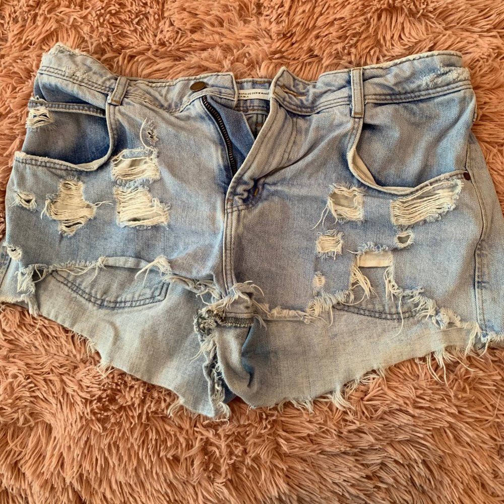 Zara Distressed Denim Shorts SZ 8